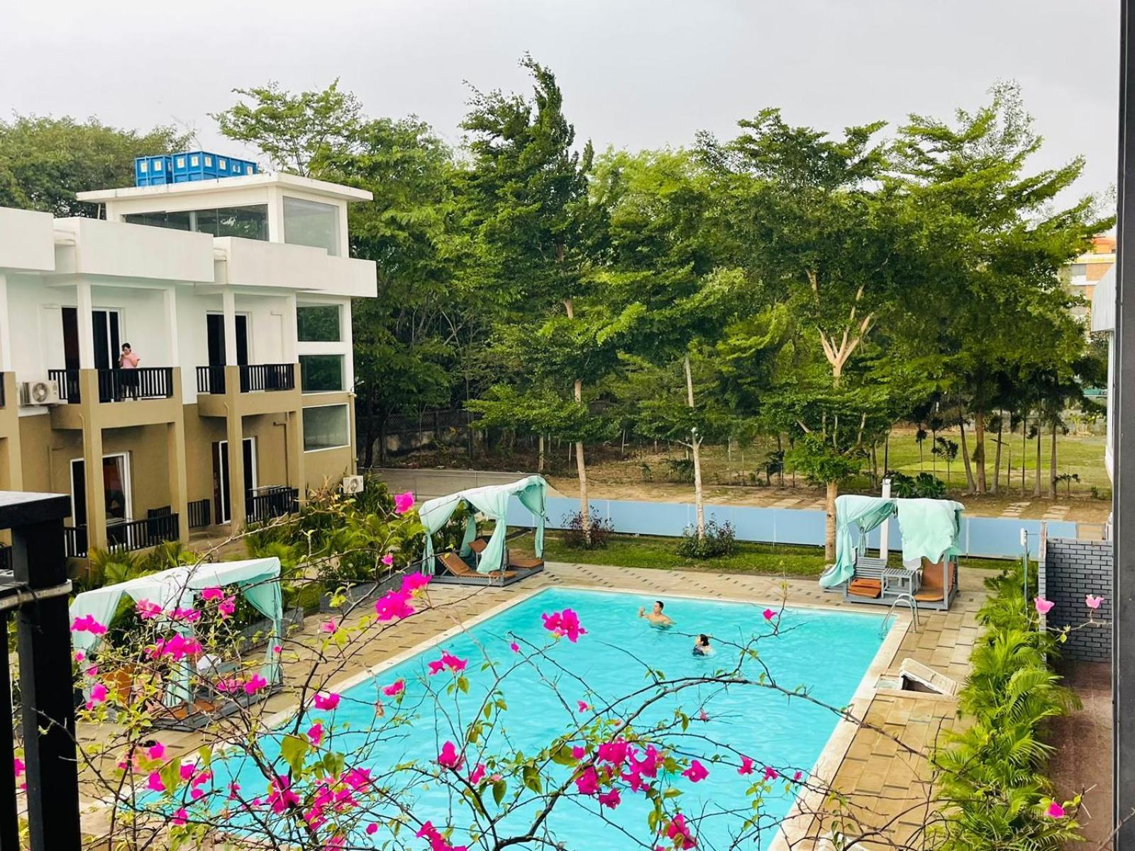 Wh Hotel & Service Apartment Thanlyin Bagian luar foto