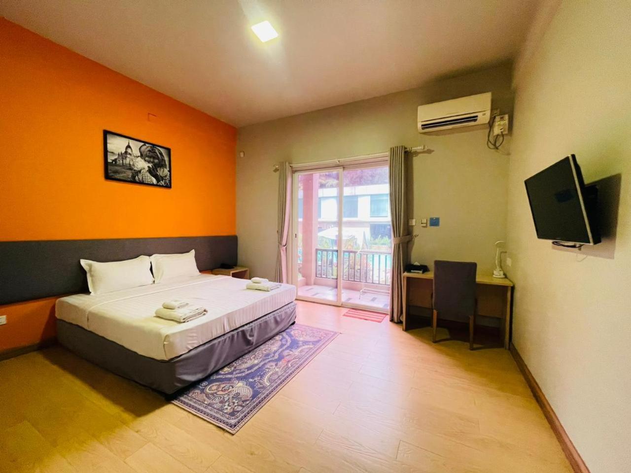 Wh Hotel & Service Apartment Thanlyin Bagian luar foto