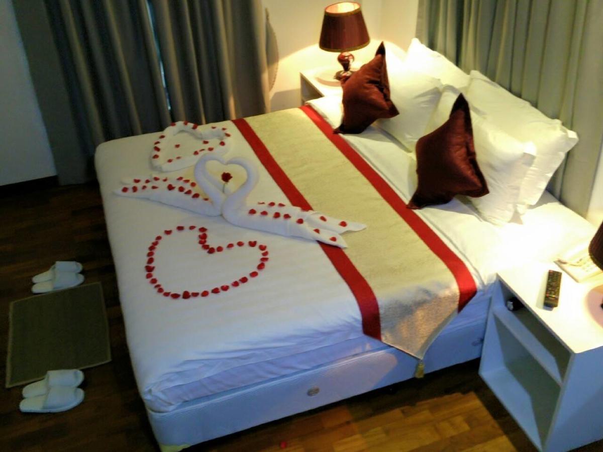 Wh Hotel & Service Apartment Thanlyin Bagian luar foto