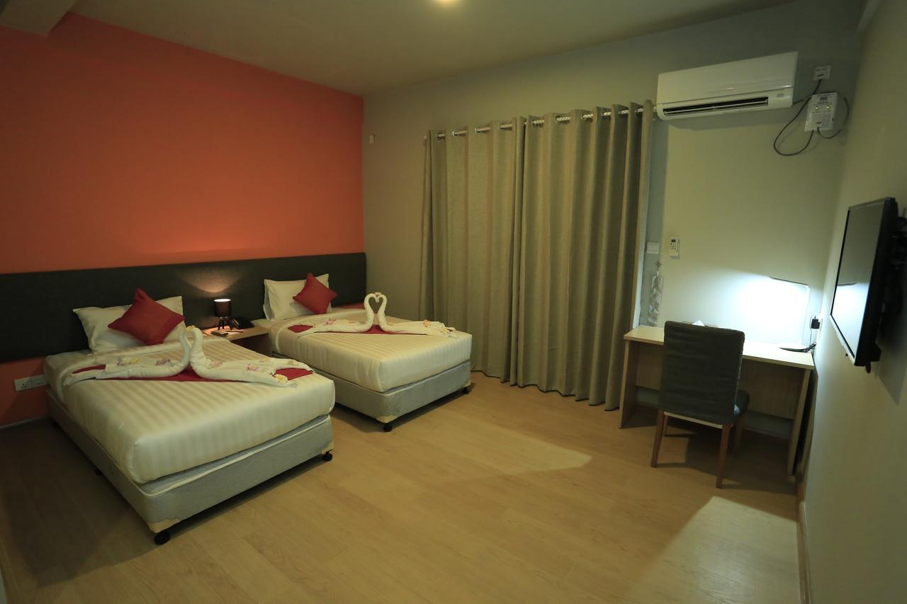 Wh Hotel & Service Apartment Thanlyin Bagian luar foto
