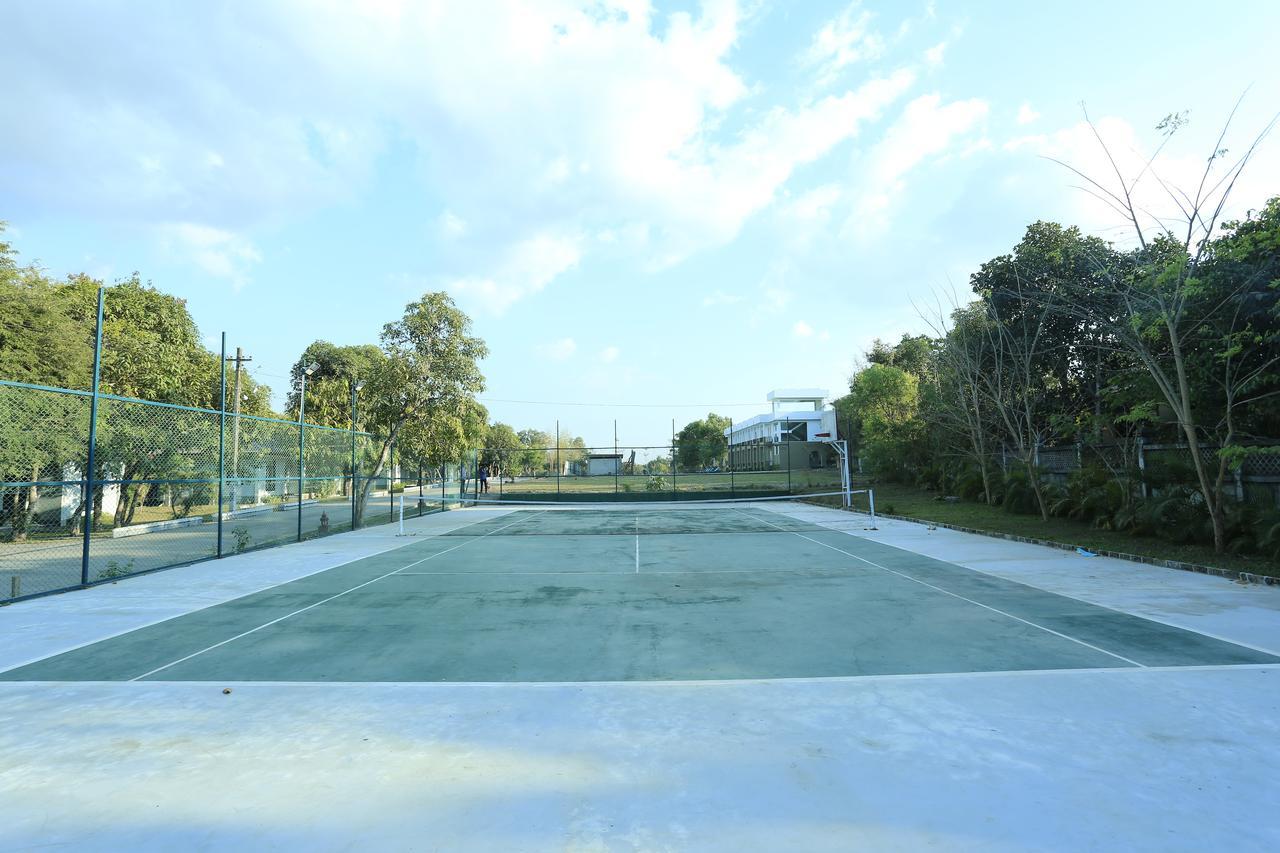 Wh Hotel & Service Apartment Thanlyin Bagian luar foto